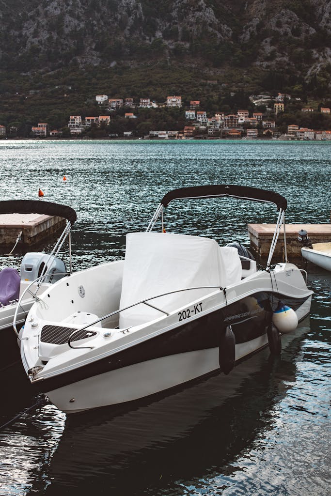 How much does a full boat detail cost for a 25 foot boat?