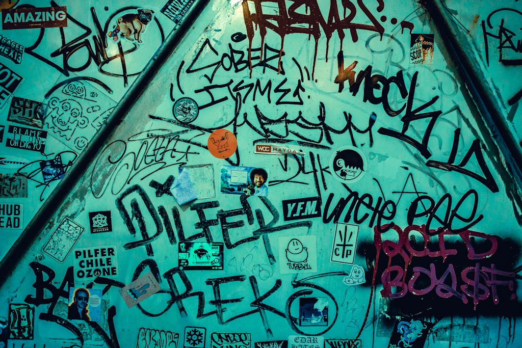 What is the average cost for professional graffiti removal What is the average cost for professional graffiti removal